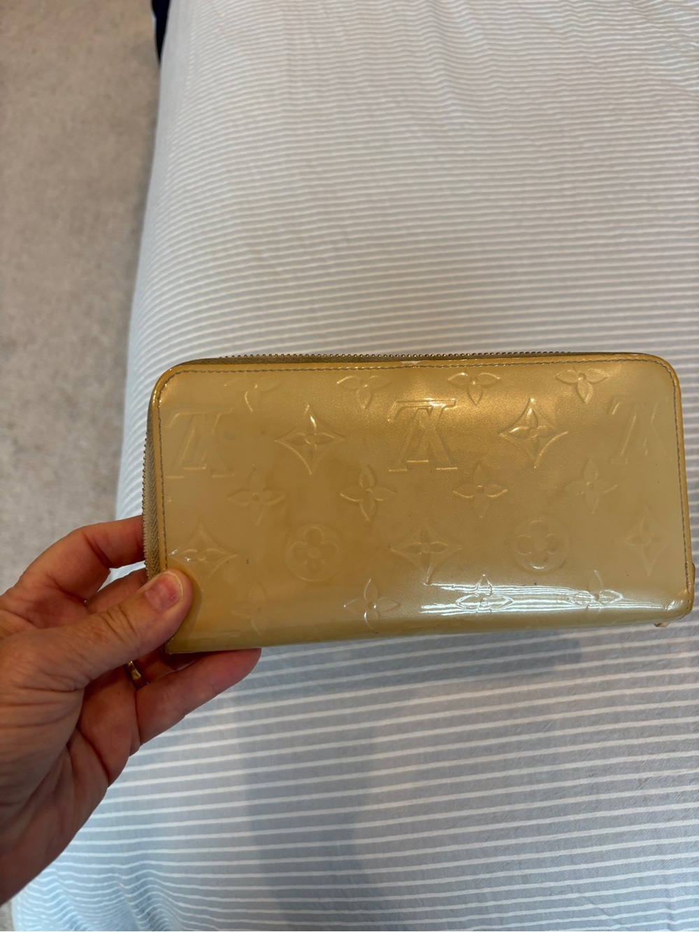 Louis Vuitton Vernis Patent Zip Wallet in Beige Gold Tone